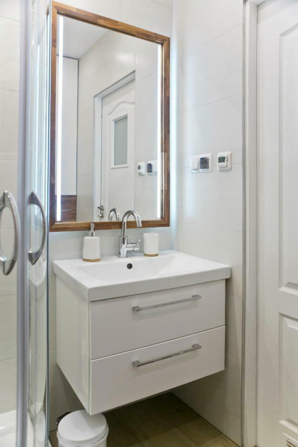Cichy apartament w centrum OZONOWANY PO KAŻDYM POBYCIE Cracóvia Exterior foto